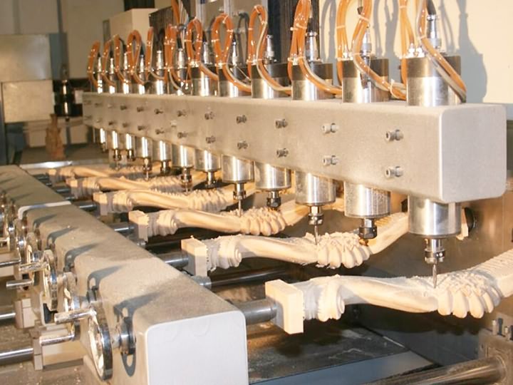 2025年最佳多頭數控雕刻機（帶多主軸）