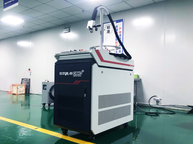 便攜式手持激光除銹機 便攜式手持激光除銹機