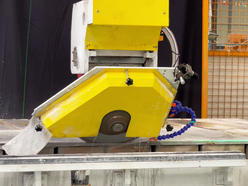 四軸數(shù)控橋鋸電機頭 四軸數(shù)控橋鋸電機頭