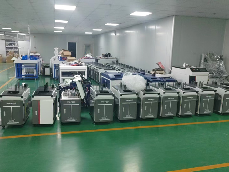 三合一手持式激光焊接、清洗、切割機(jī) 三合一手持式激光焊接、清洗、切割機(jī)