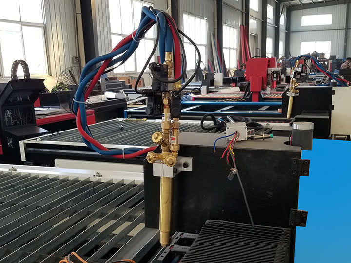 盈利型 4x8 帶旋轉管切割器的數(shù)控等離子切割工作臺套件