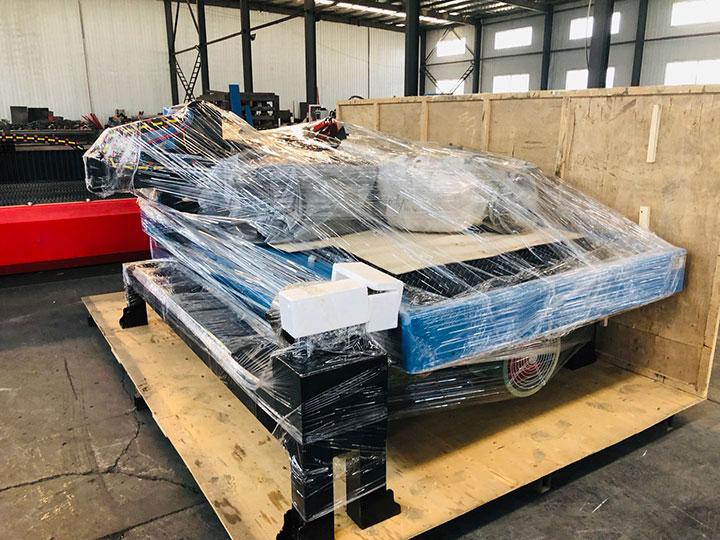 盈利型 4x8 帶旋轉管切割器的數(shù)控等離子切割工作臺套件