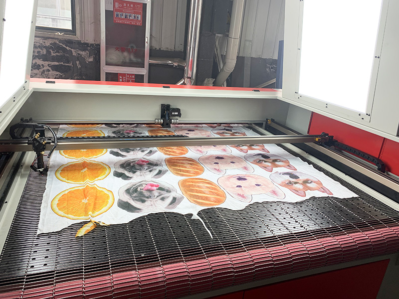 織物激光切割機(jī)項(xiàng)目