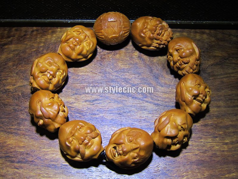 使用數(shù)控雕刻機進行橄欖核雕刻