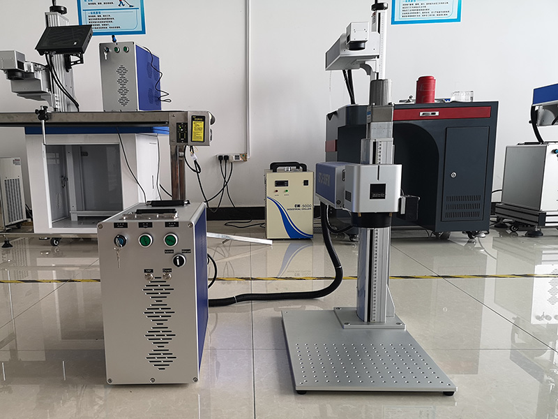 采用 MOPA 光纖激光源的彩色激光打標機