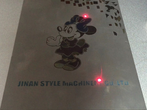 不銹鋼名片上的激光標記顏色