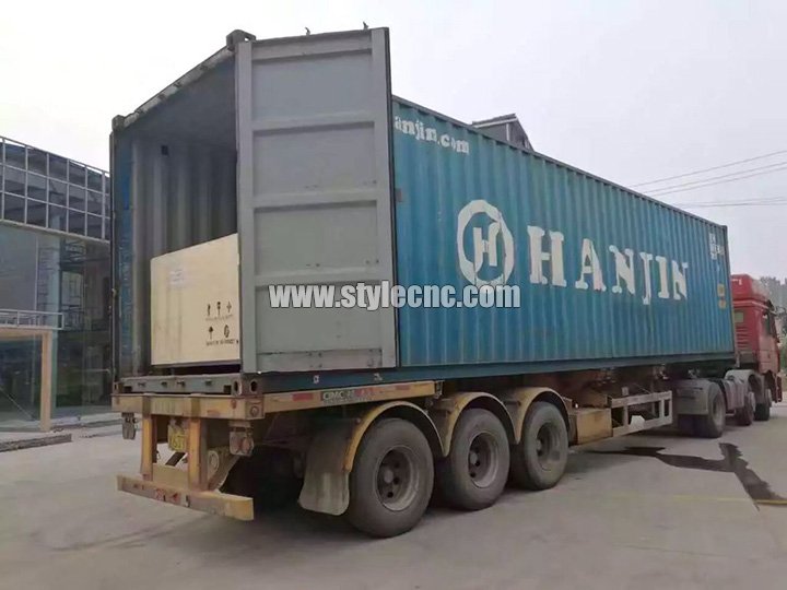 全自動套料數控銑床裝入集裝箱