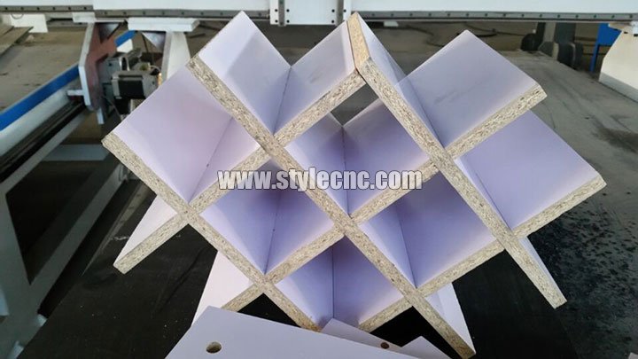 用于木箱項目的嵌套數(shù)控雕刻機(jī) 用于木箱項目的嵌套數(shù)控雕刻機(jī)