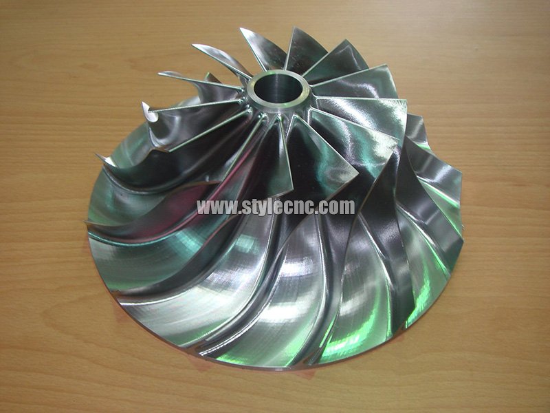 小型五軸數控機床制造鋁模具