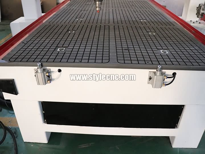 Carousel自動換刀數控加工中心氣缸位置