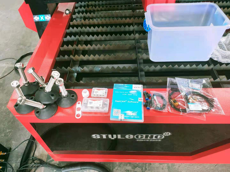 數(shù)控等離子切割工作臺(tái)機(jī)器輸送工具箱 數(shù)控等離子切割工作臺(tái)機(jī)器輸送工具箱