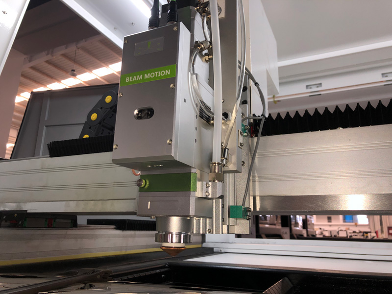 適合初學者的入門級小型金屬激光切割機