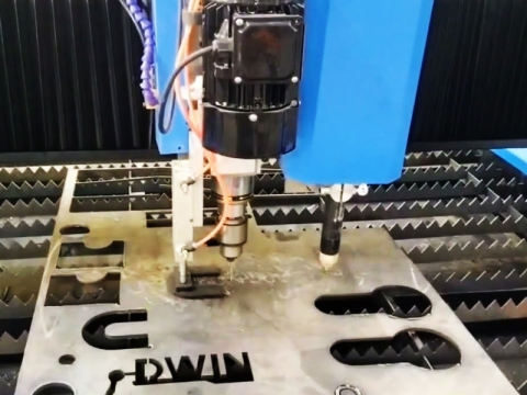 用于金屬板材切割的高速數(shù)控等離子切割工作臺 用于金屬板材切割的高速數(shù)控等離子切割工作臺