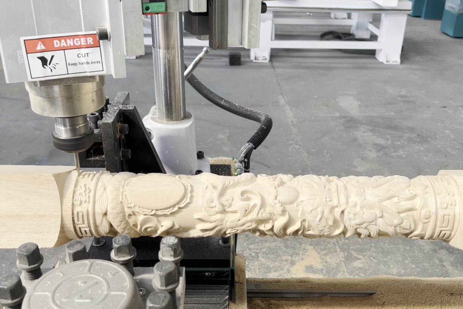 適用于木工項目的四軸數(shù)控木工車床