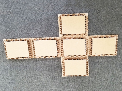 用于紙板箱制造的工業(yè)振動刀切割機(jī)