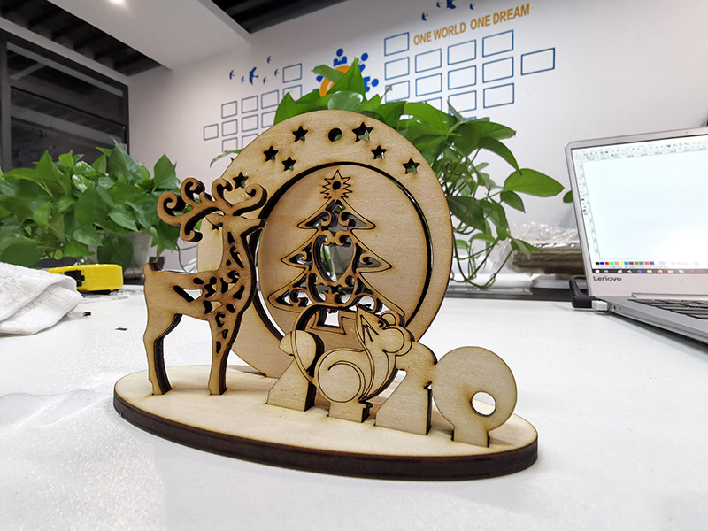 激光切割 3D 木制圣誕飾品