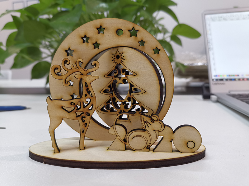 激光切割 3D 木制圣誕裝飾品