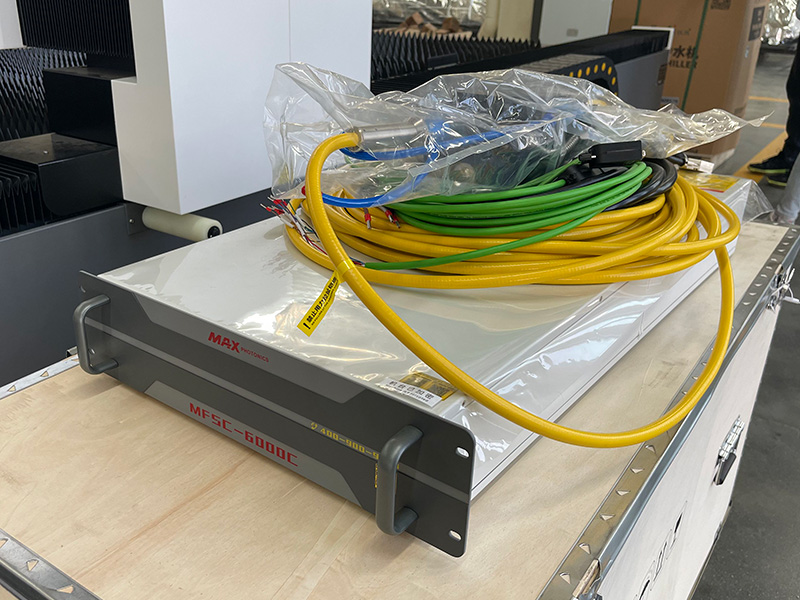 6000W MAX光纖激光發生器 6000W MAX光纖激光發生器