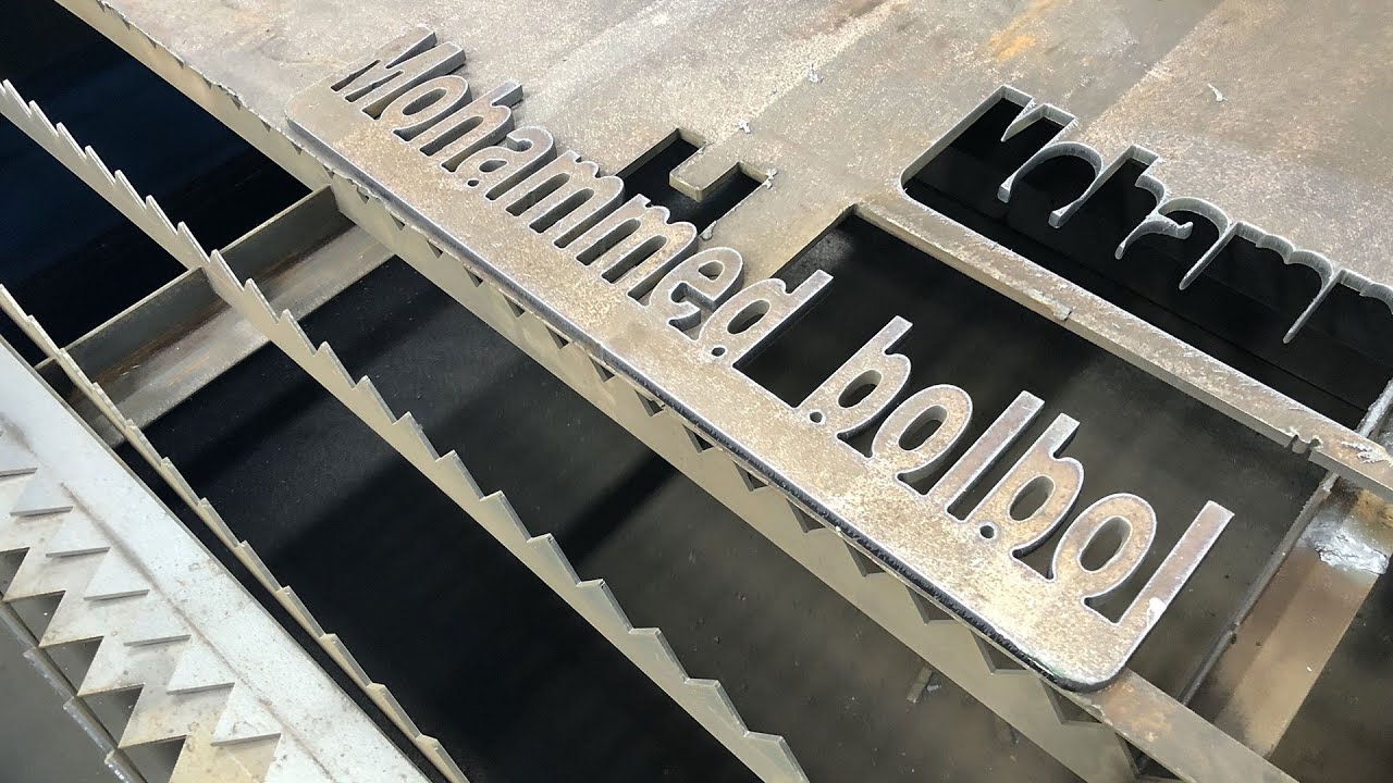 工業數控等離子切割工作臺，配備 Hypertherm 等離子切割機