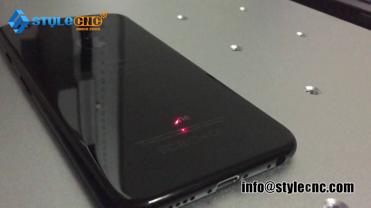 深黑色 iPhone 7 激光雕刻機,配備 MOPA 激光 深黑色 iPhone 7 激光雕刻機,配備 MOPA 激光