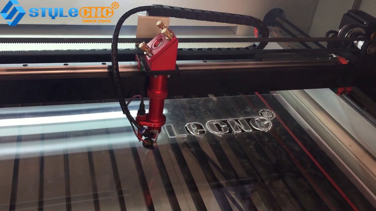 STJ1390-2 雙頭激光機切割亞克力標牌