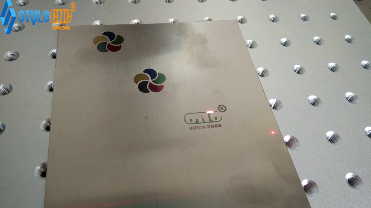 不銹鋼上的光纖激光打標彩色標識